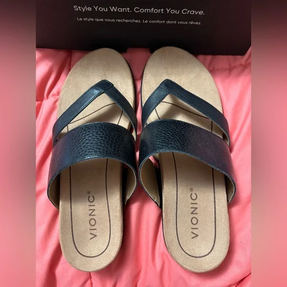 Vionic Marvina Black Sandals - Picture 2 of 4